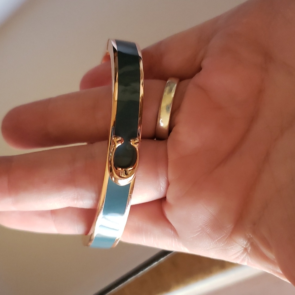 100% Authentic Coach bracelet NWT (made this into a bundle read description)